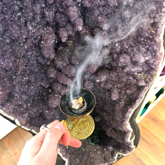 How to Cleanse and Charge Your Crystals